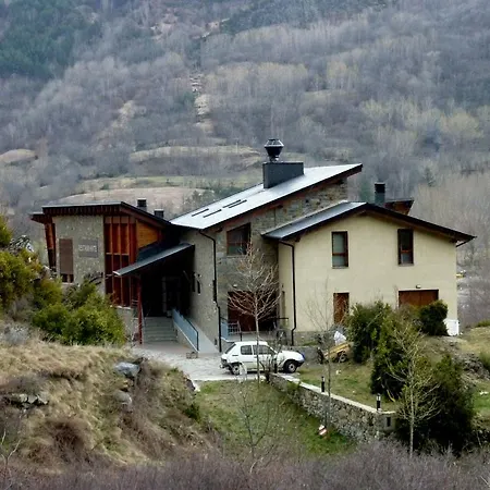 La Llardana 컨트리하우스 *