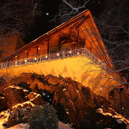 컨트리하우스 La Llardana *